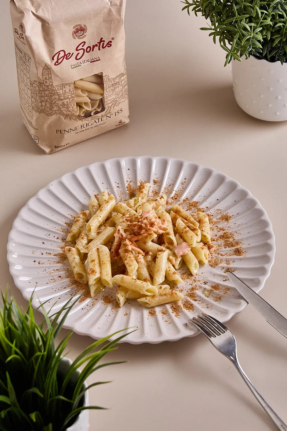 Penne al salmone  con mascarpone e bottarga di muggine