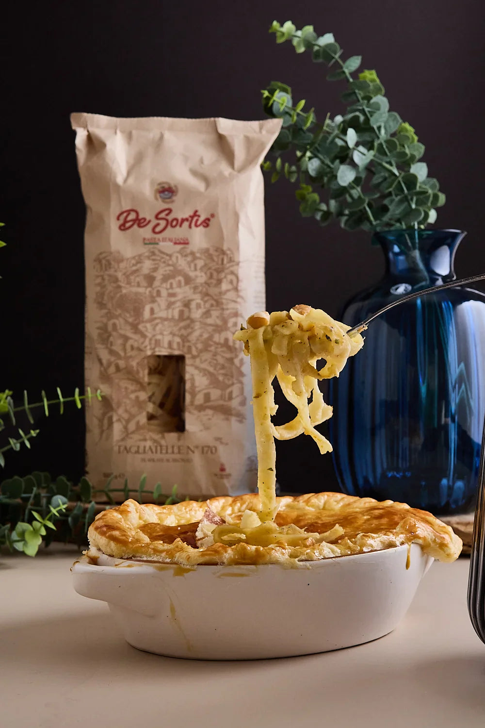 Tagliatelle ai ceci con guscio di pasta sfoglia