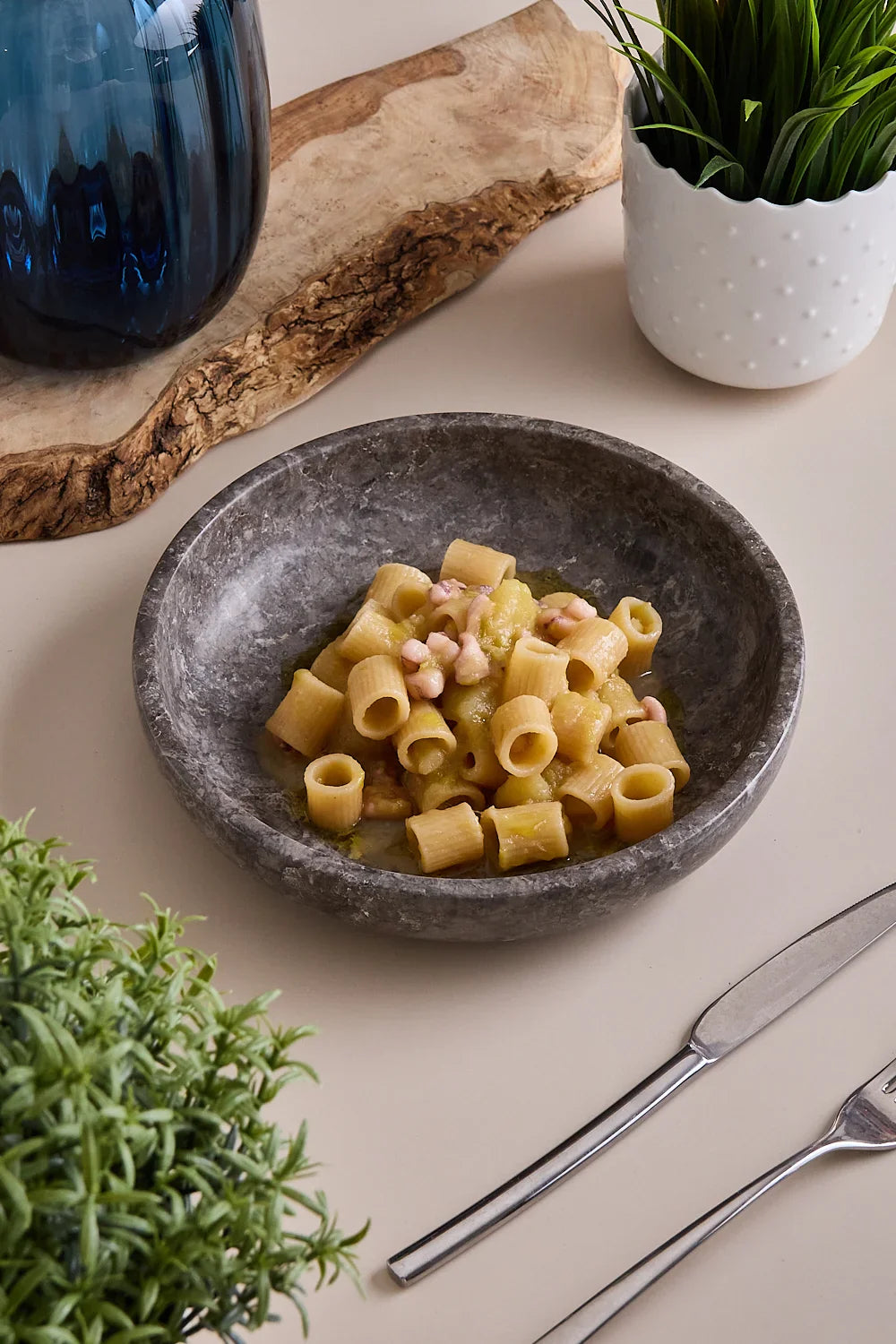 Mezze maniche con patate, porri e totani