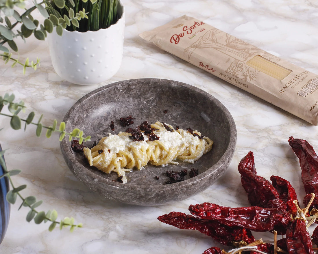 Spaghetti aglio e olio con ricotta e peperone crusco