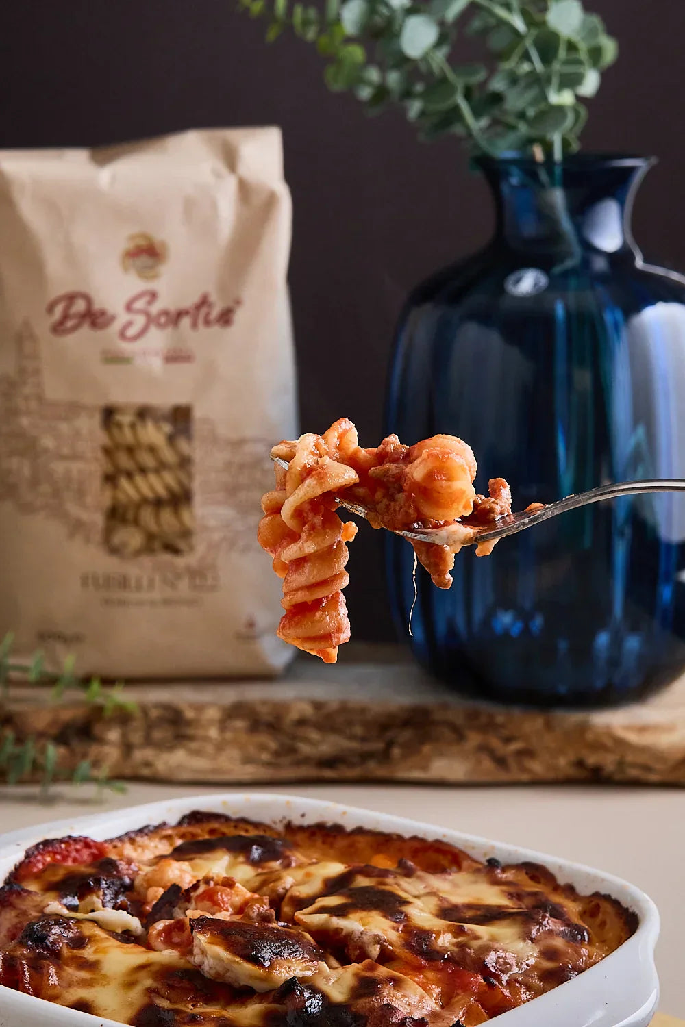 Pasticcio di fusilli al forno con ragù, besciamella e caciocavallo